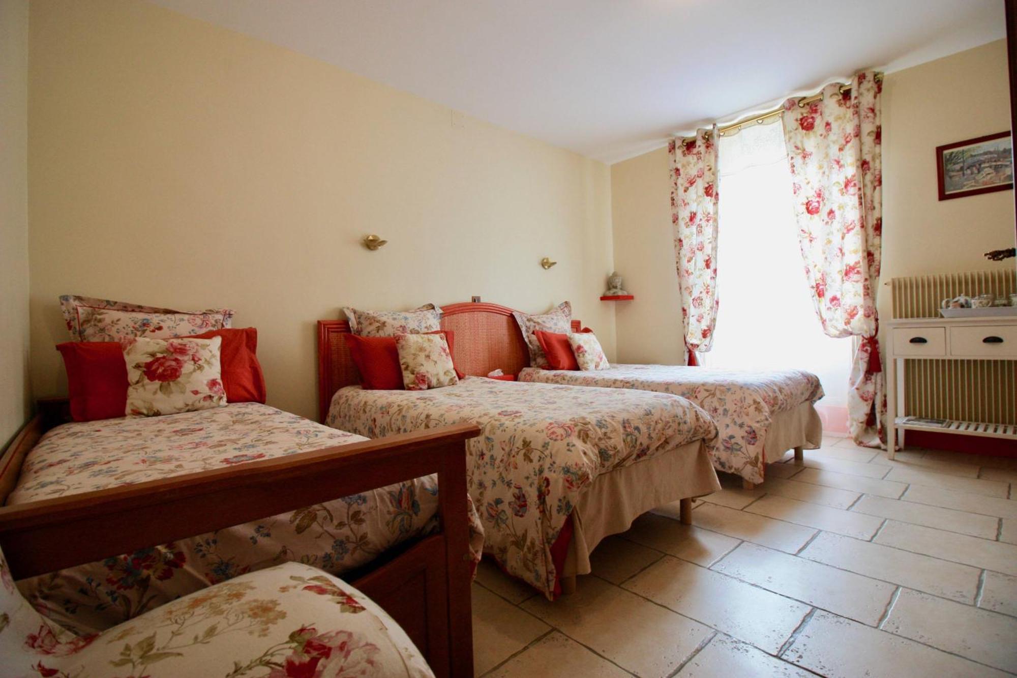 بايو Aggarthi Bed And Breakfast الغرفة الصورة